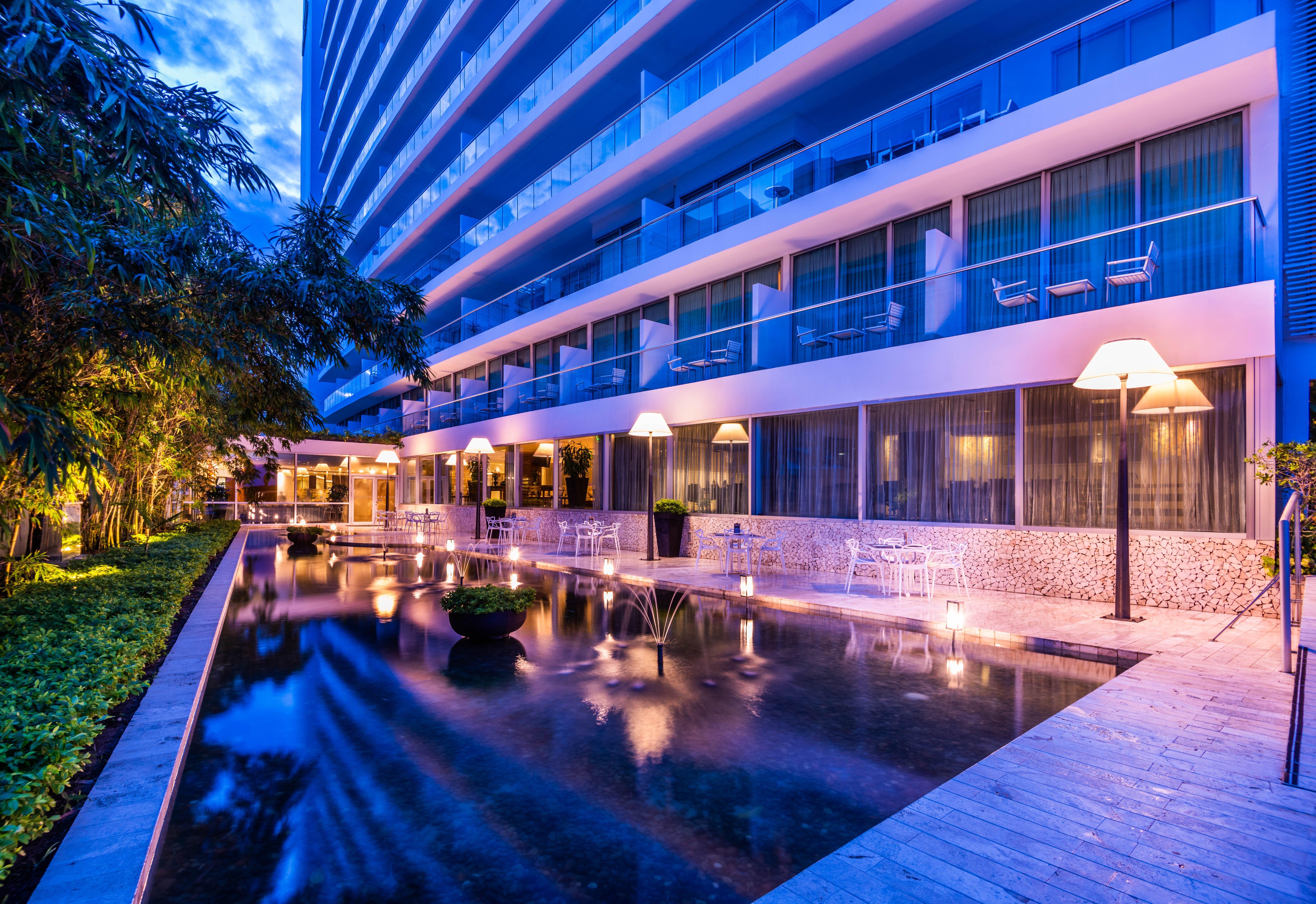 Holiday Inn Cartagena Morros By Ihg Exterior photo The hotel's exterior