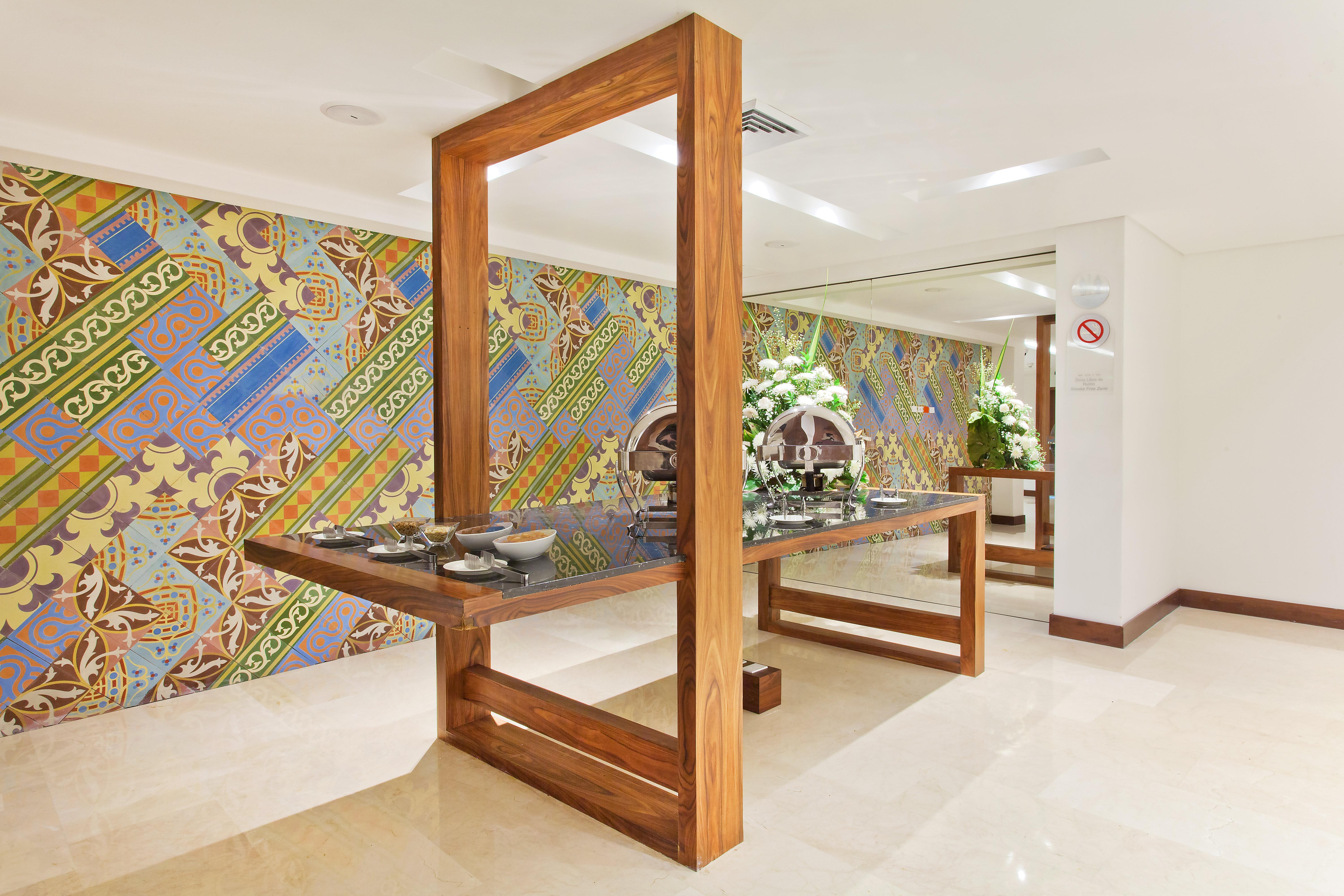 Holiday Inn Cartagena Morros By Ihg Exterior photo The interior of the hotel