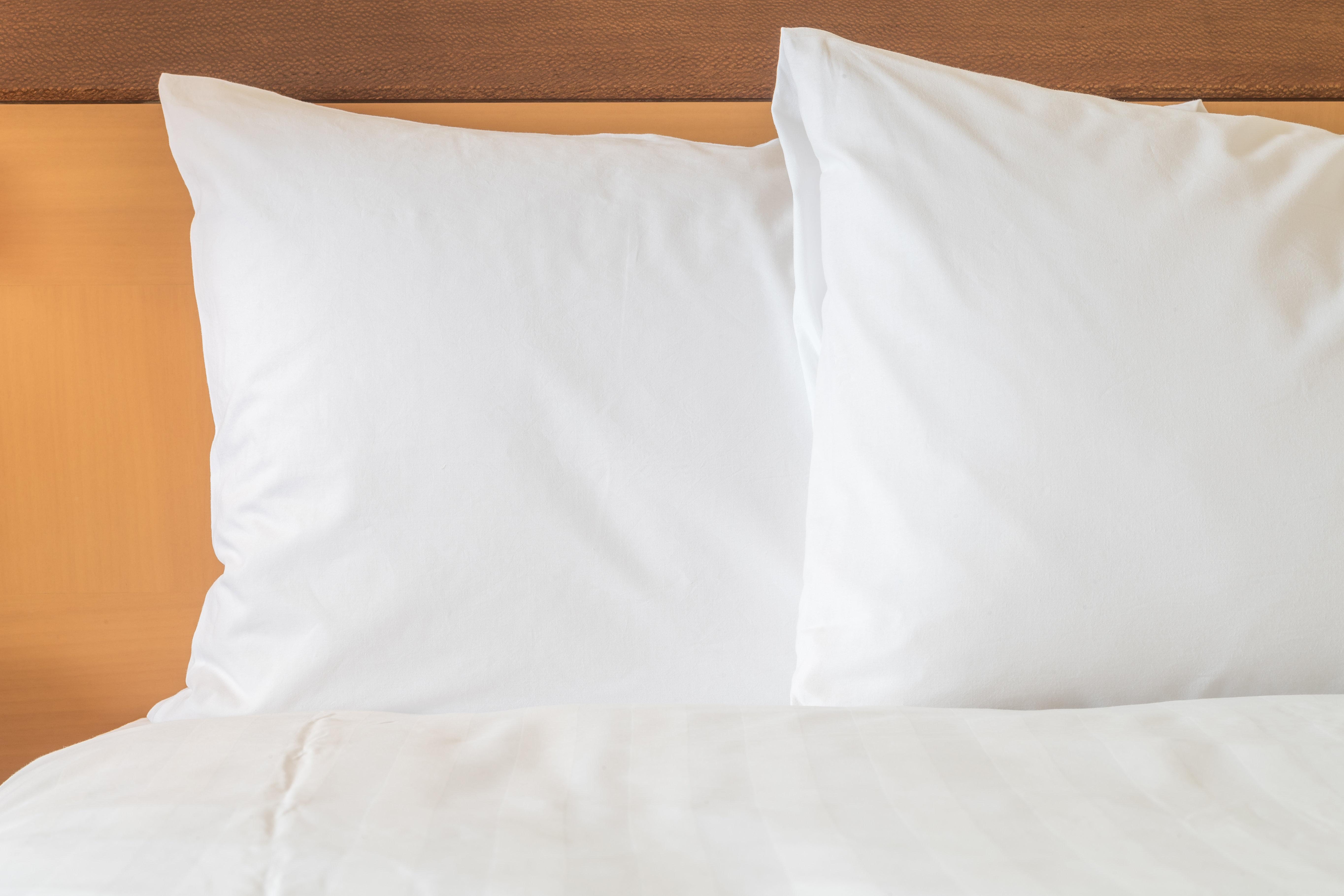 Holiday Inn Cartagena Morros By Ihg Exterior photo Two pillows on a bed